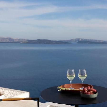 Bluedome Cavehouses Santorini Oia  Exterior photo