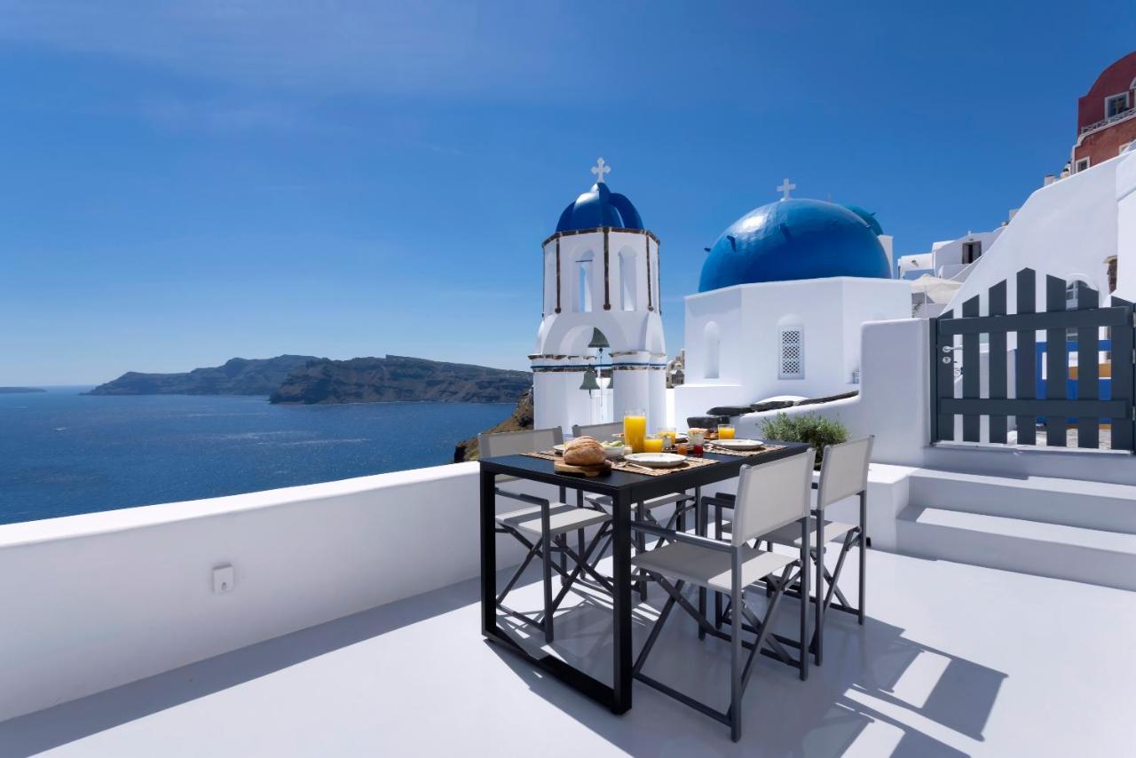 Bluedome Cavehouses Santorini Oia  Exterior photo