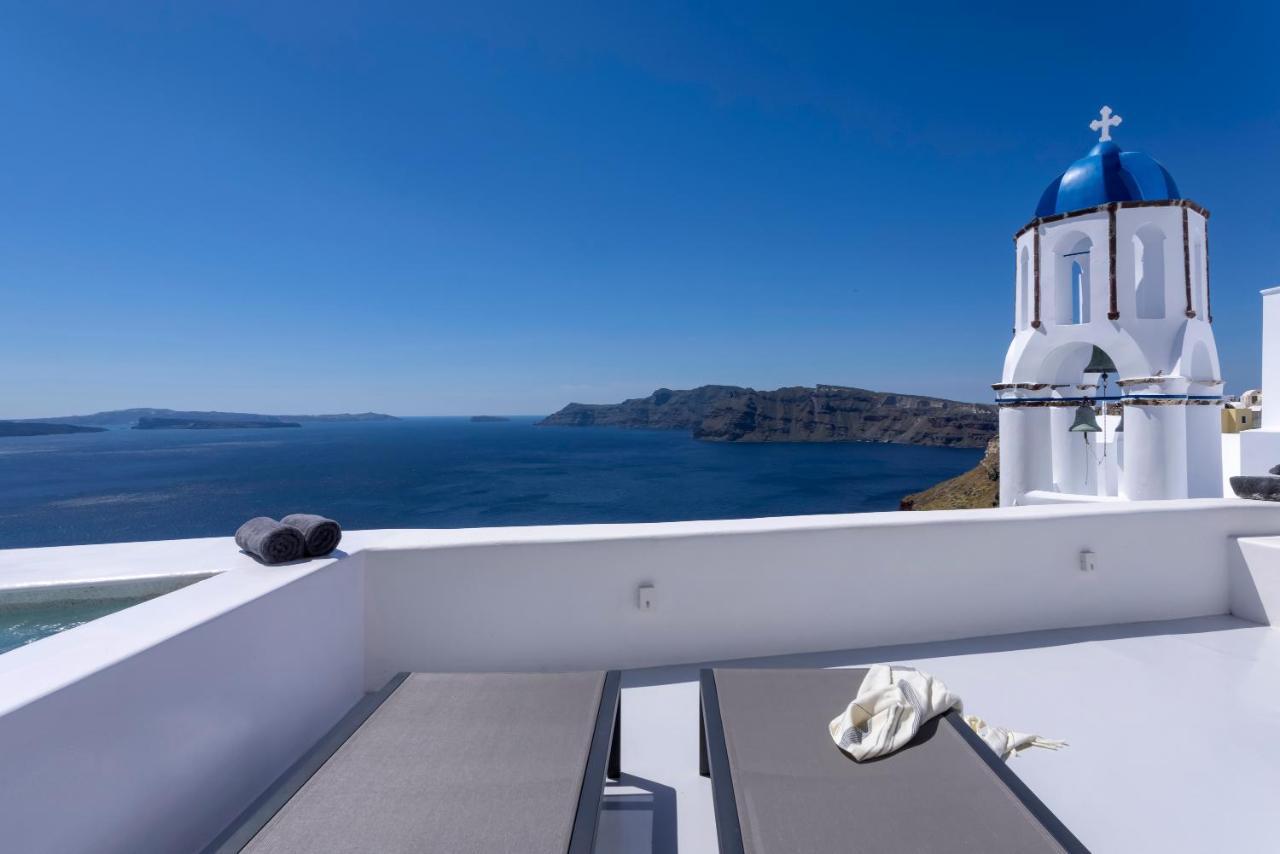 Bluedome Cavehouses Santorini Oia  Exterior photo