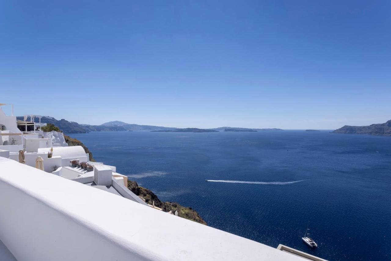 Bluedome Cavehouses Santorini Oia  Exterior photo