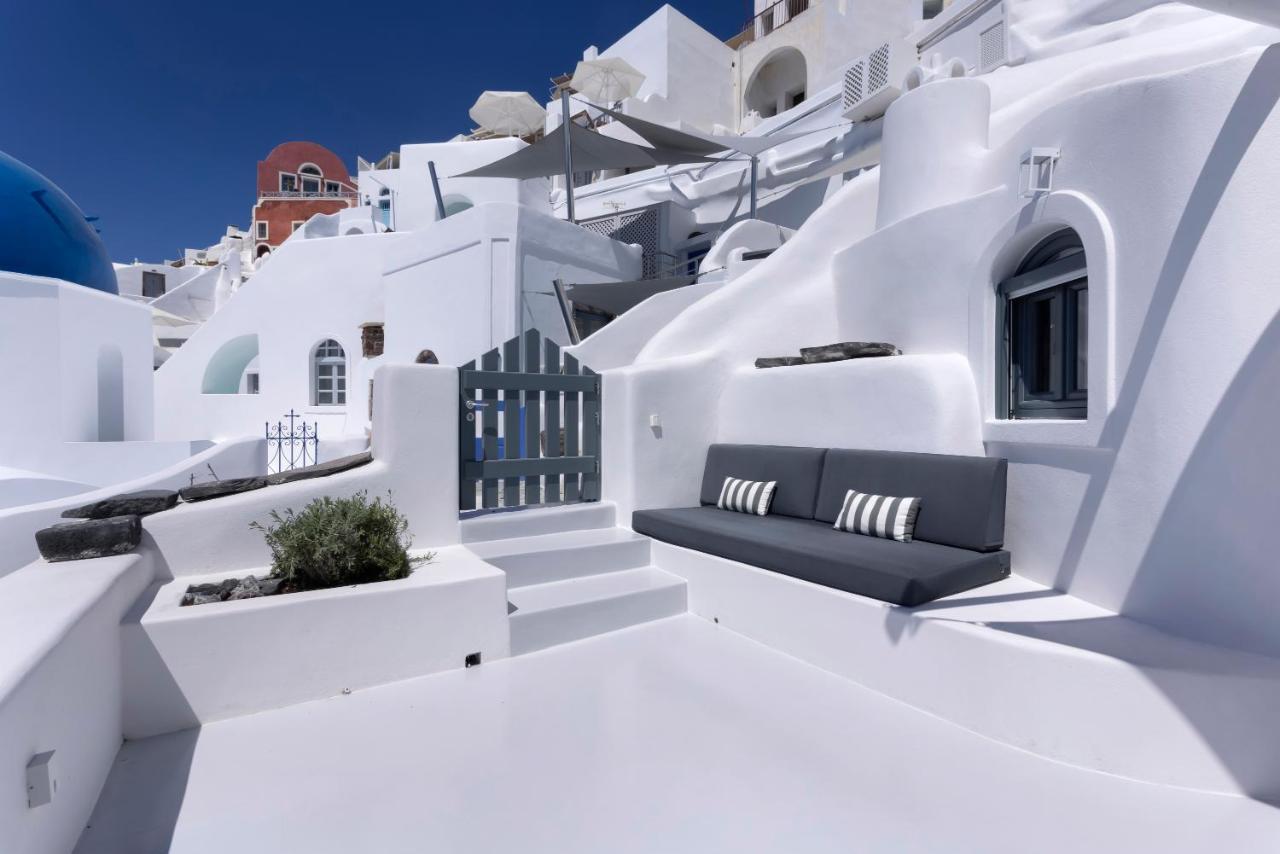 Bluedome Cavehouses Santorini Oia  Exterior photo