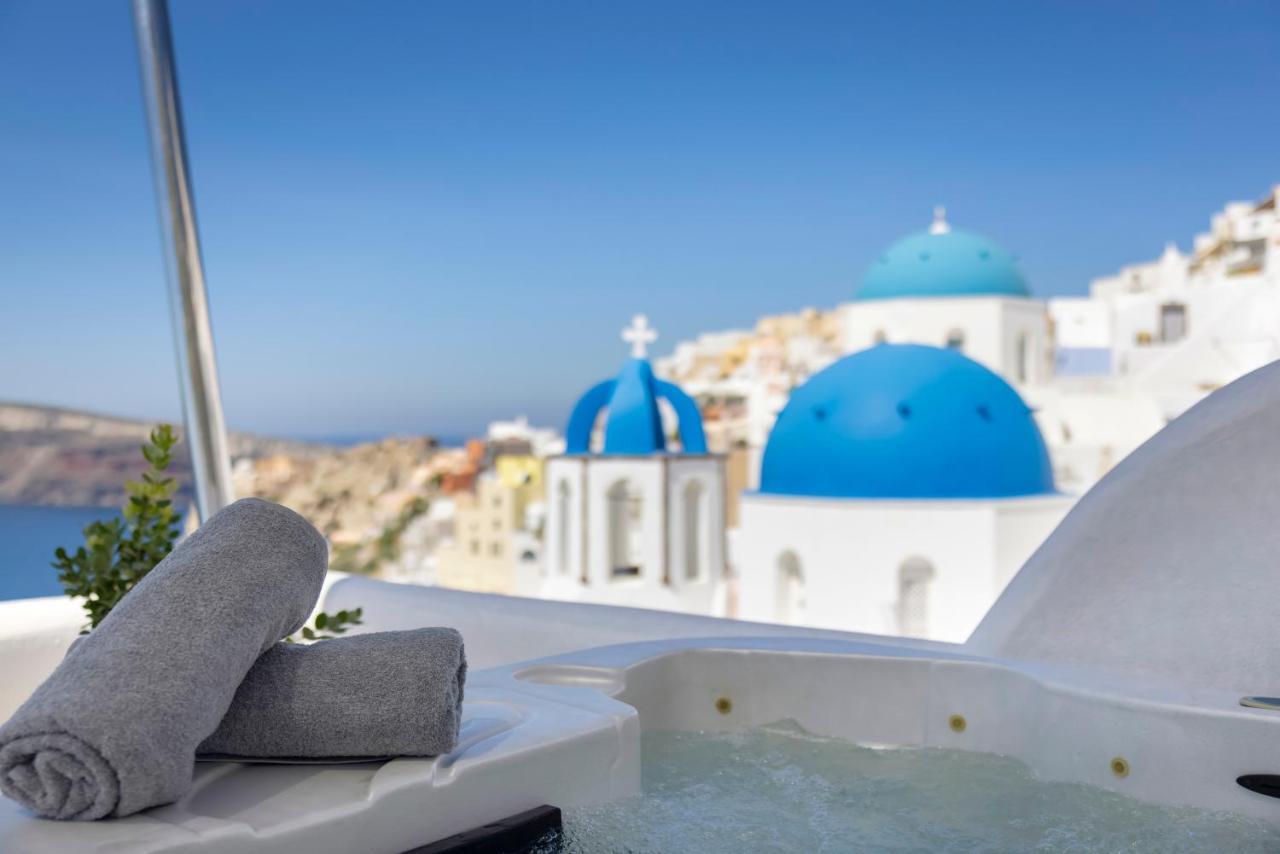 Bluedome Cavehouses Santorini Oia  Exterior photo